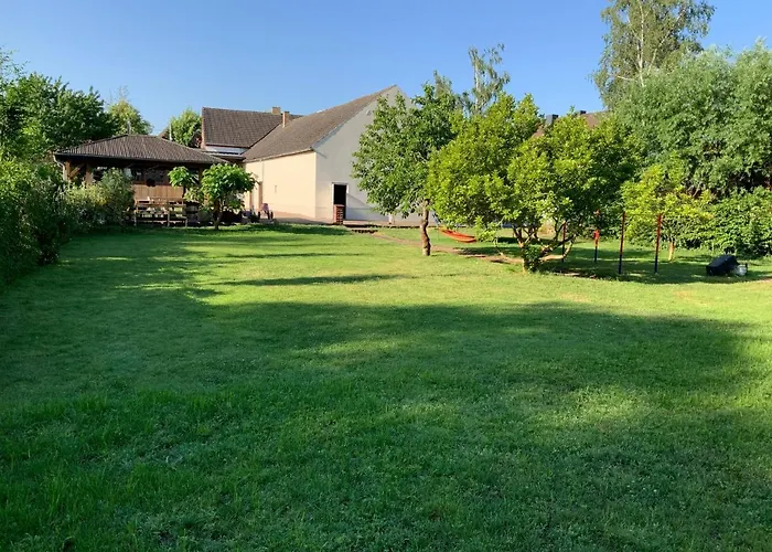 Undine Mit E-auto-ladestation * Oranienbaum-Woerlitz